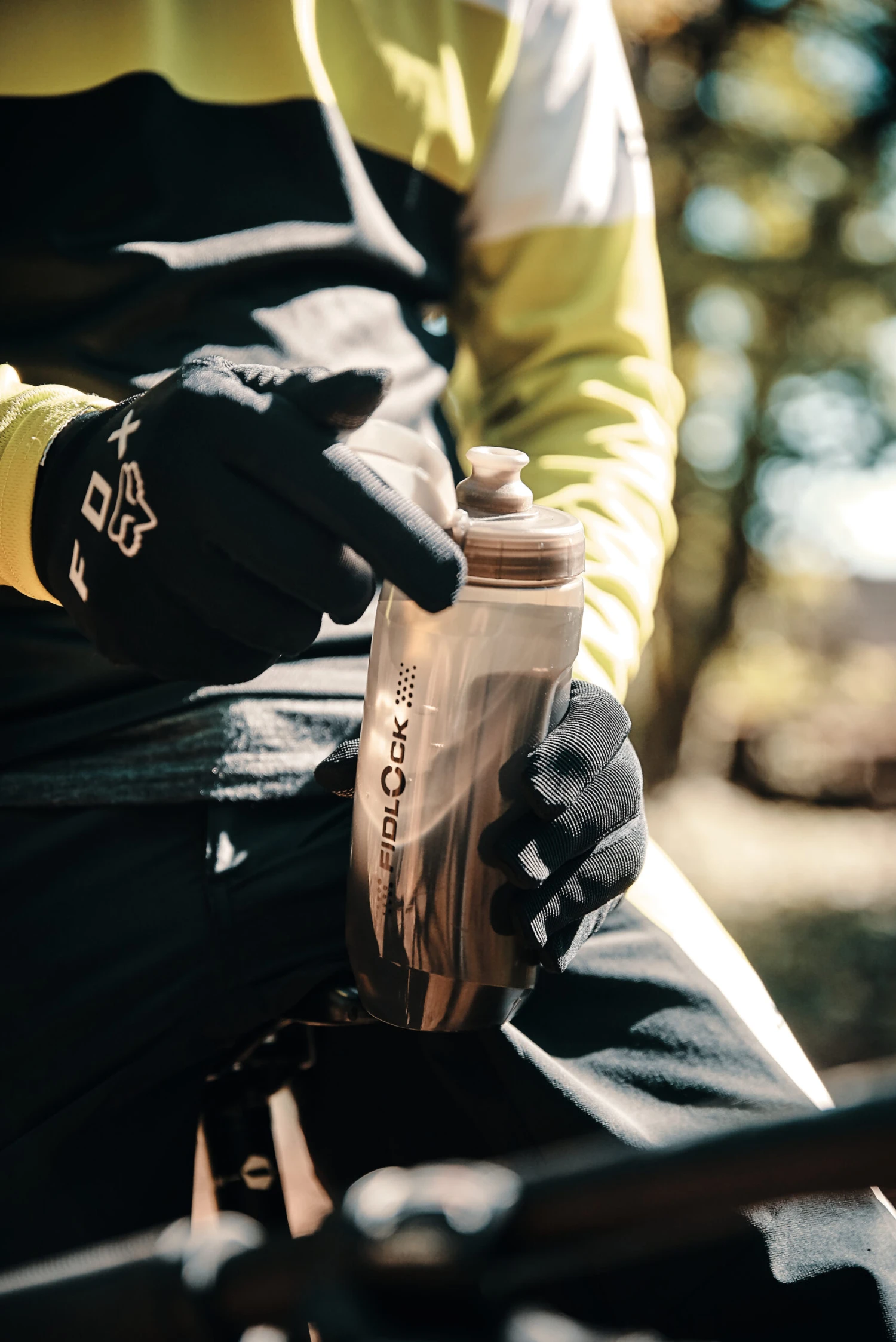 Fidlock Twist Single Bottle 590 Ersatz-Trinkflasche Transparent Schwarz 6 Fidlock Twist Single Bottle 590 Ersatz-Trinkflasche Transparent Schwarz - Image 4